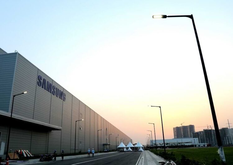 The Govt. of UP to give incentives to Samsung for setting up a Display factory